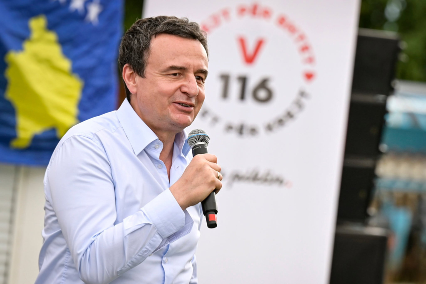 Analistët shpjegojnë pse diaspora vazhdon ta mbështesë Albin Kurtin