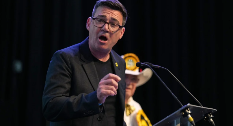 Gara për postin e kryeministrit, Andy Burnham i përgjigjet gazetarëve: Ende herët për zgjedhje të reja, por…