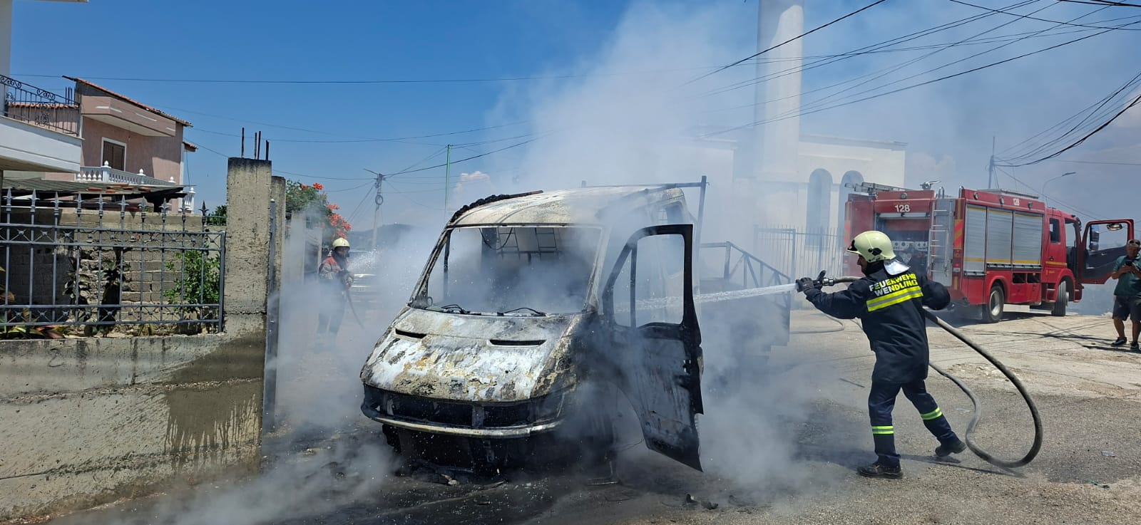 Vlorë/ 36-vjeçari konfliktohet me një person, i vë flakën një mjeti dhe më pas qëllon në ajër!