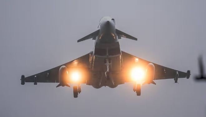 Dronë ukrainas mbi Moskë, Rusia rrëzon rreth 60 prej tyre dhe pezullon fluturimet