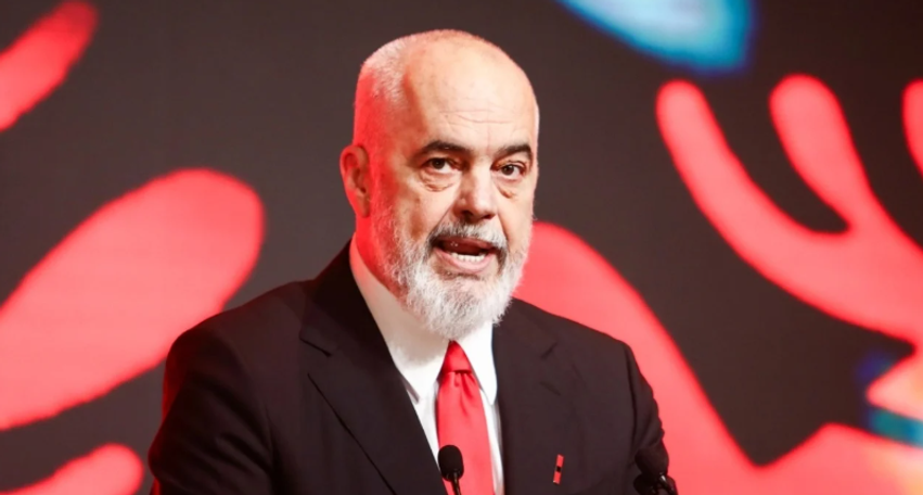  Shqipëria nuk tërhiqet nga investimet   Rama për Bloomberg  Duhet bërë dallimi midis protestave të vërteta dhe teatrit politik