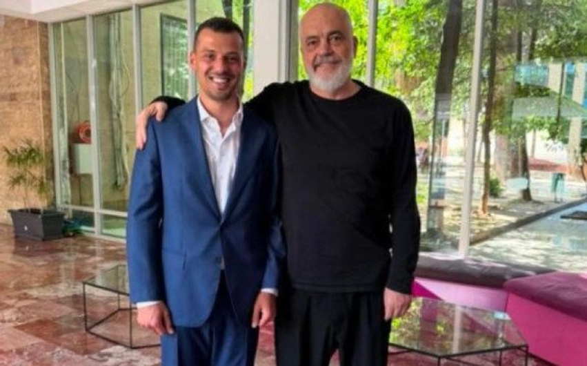 endrit-thaci-takohet-me-ramen-faleminderit-qe-qendruat-ne-anen-e-se-vertetes-kur-te-tjere-zgjodhen-heshtjen