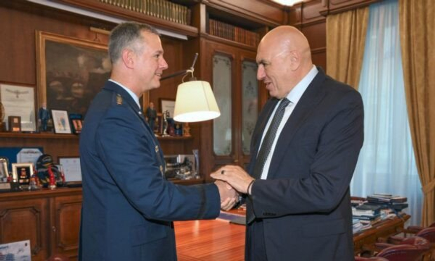 Komandanti i Forcave Aleate për Evropë diskuton në Romë për aktivitetet e NATO s në Kosovë