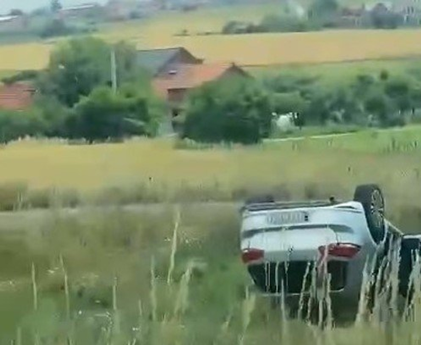 Rrokulliset një veturë në Lumbardh të Vushtrrisë