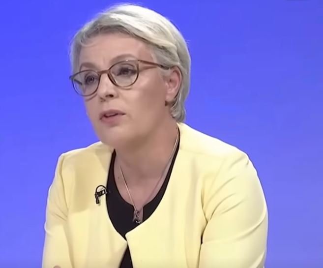 Donika Gërvalla ia nxjerr në shesh “gënjeshtrën” Vjosa Osmanit, tregon kur e ndryshoi qëndrimin për të