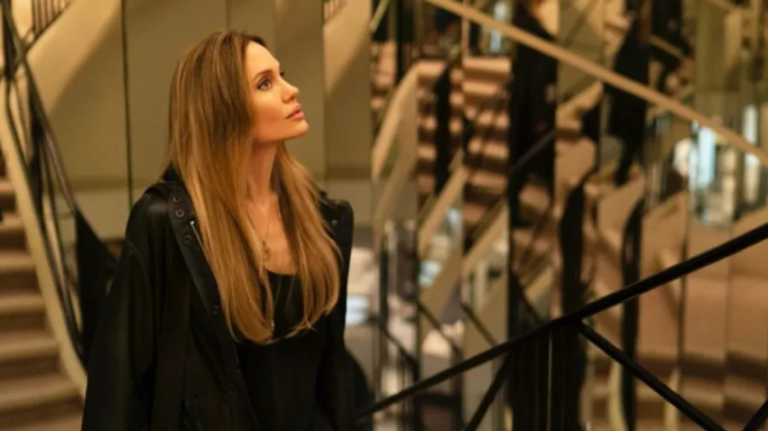 Angelina Jolie sjell histori personale në filmin  Couture 