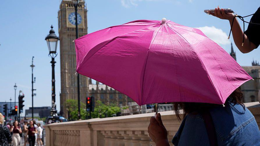 britania-digjet-nga-vala-e-te-nxehtit-thyhet-rekordi-historik-i-qershorit-pas-50-vitesh