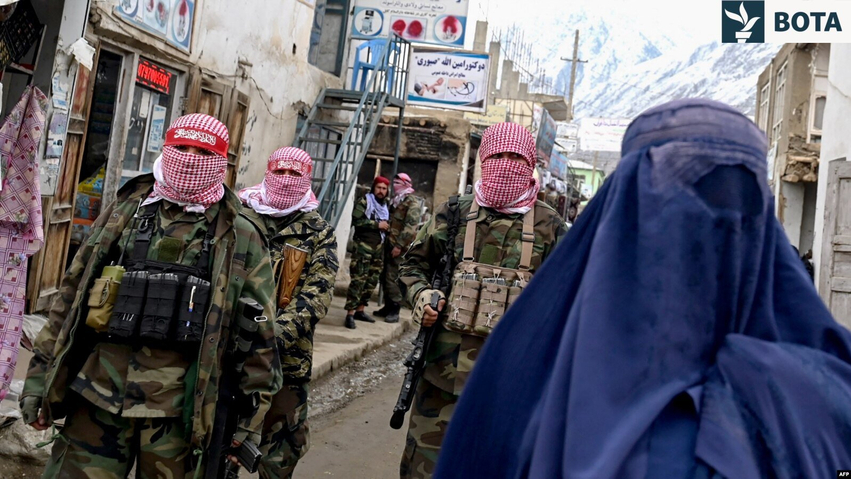 Talibanët e zbatojnë bartjen e  hixhabit të duhur  duke i arrestuar dhe rrahur gratë