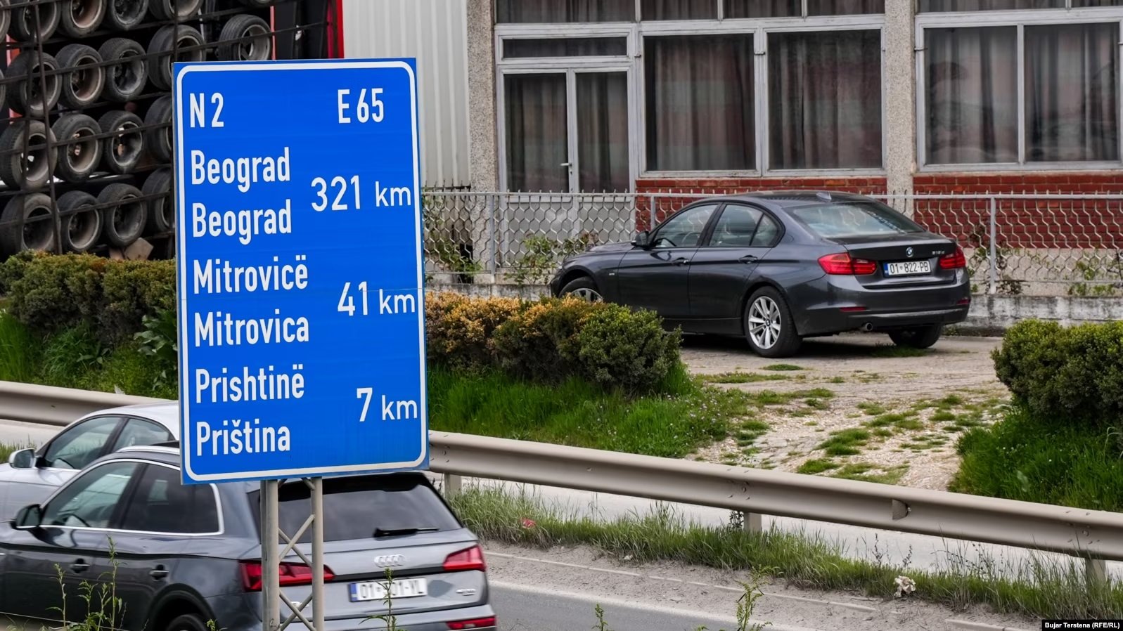 Pa bashkëpunim juridik: Si ua dërgon Kosova ftesat e gjykatave të dyshuarve në Serbi?