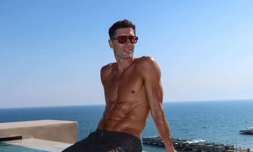 Lewandowski mahnit me fizikun  fotografia nga pushimet bëhet virale