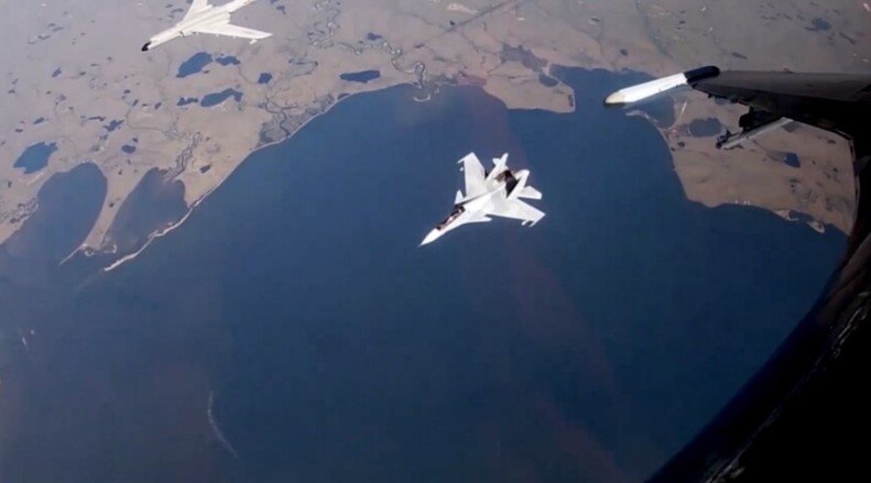 Kina dhe Rusia zhvillojnë stërvitje të përbashkët ajrore mbi Detin e Japonisë dhe në pjesën perëndimore të Oqeanit Paqësor