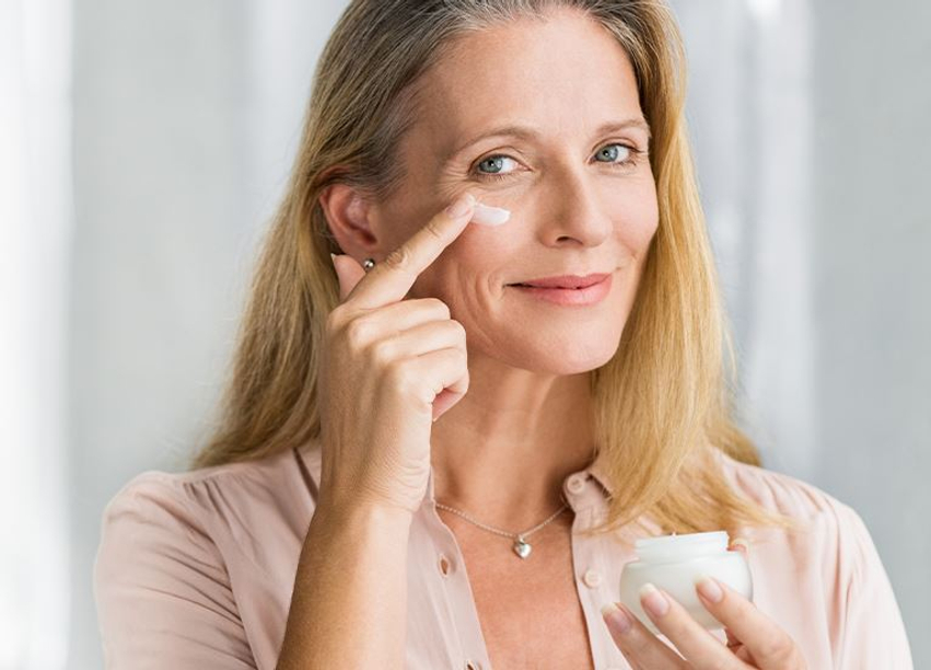 science-studiuesit-hedhin-dyshime-mbi-efektivitetin-e-produkteve-anti-aging