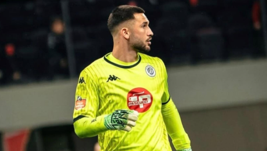Dinamo rinovon kontratën me portierin e talentuar