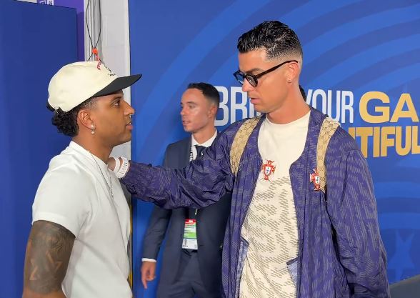 Ronaldo takohet me Rodrygon, e pyet për lëndimin