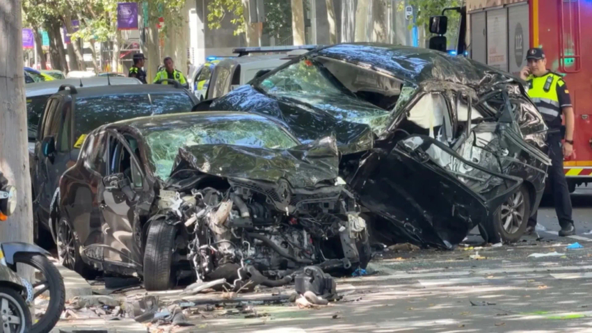 Tragjike në Barcelonë  po i ikte policisë dhe u përplas me një makinë të ndalur në semafor  humbin jetën dy persona