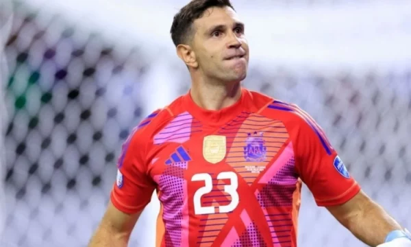 Juventusi rikthen kontaktet për Emiliano Martinez