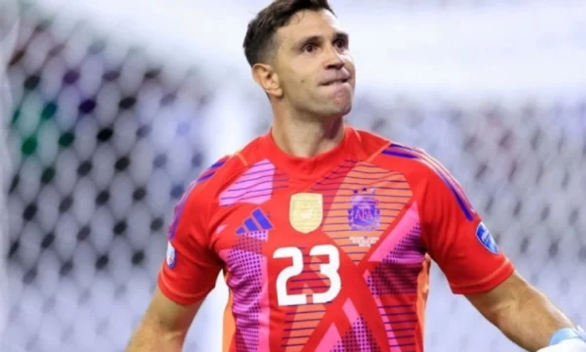 Juventusi rikthen kontaktet për Emiliano Martinez