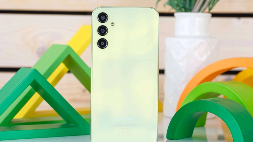 Samsung fillon të punojë në One UI 9 për Galaxy A24 4G pas publikimit të përditësimit të qëndrueshëm One UI 8 5