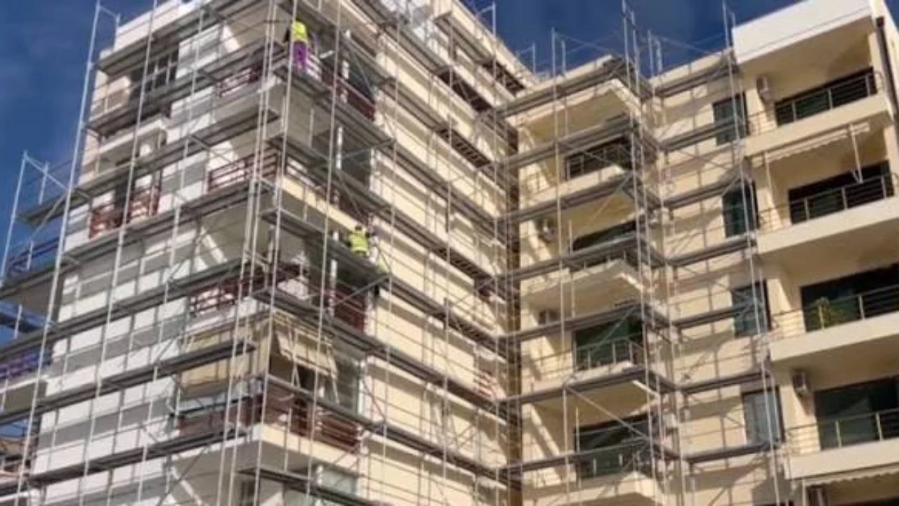 553 punëtorë të huaj në Fier, mungesa e fuqisë punëtore, bizneset në Fier shtojnë punësimin e të huajve