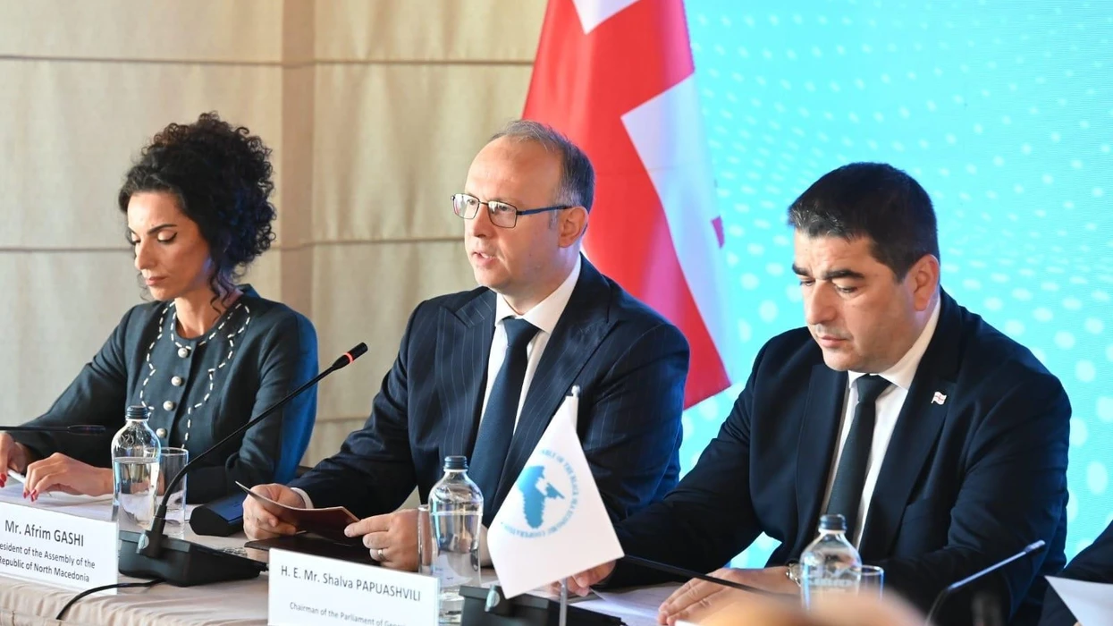Gashi në Tbilisi: Përballja me sfidat e shumta kërkon përpjekje të përbashkët dhe solidaritet