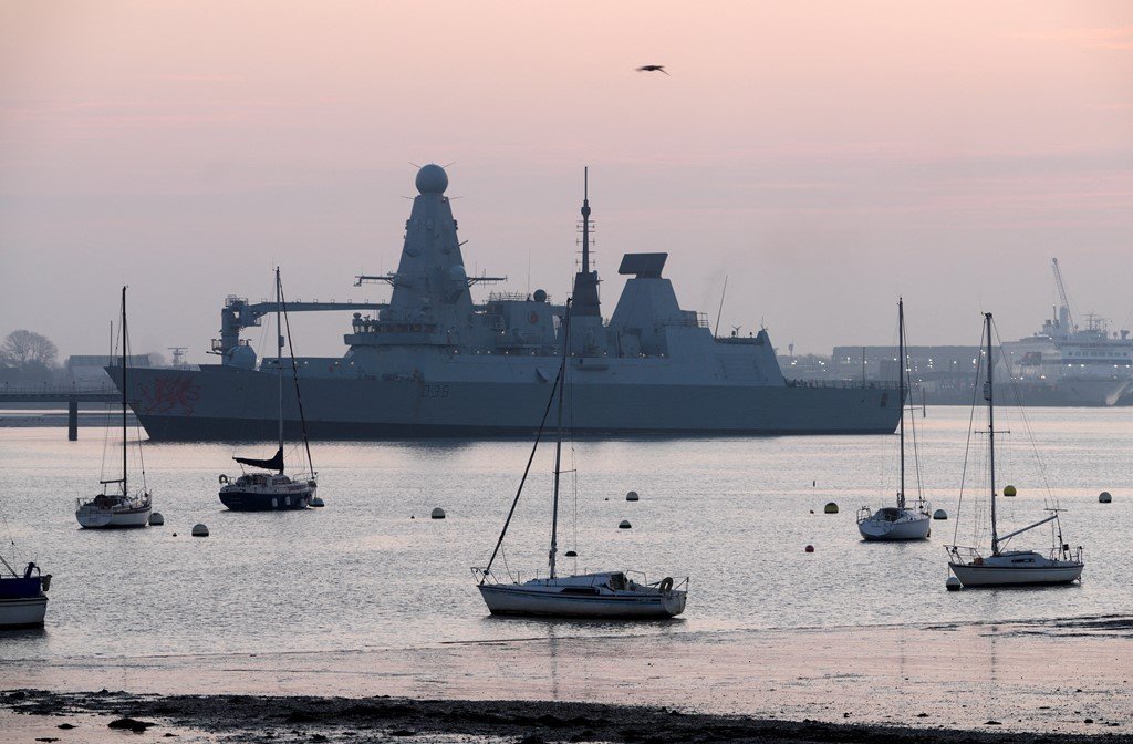 HMS Dragon pret për vendosje në Qipro
