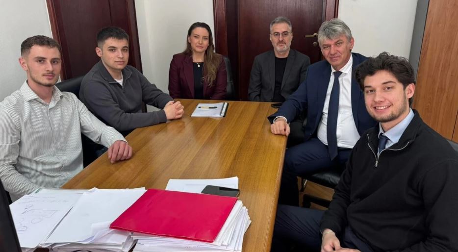 Deputetët e ASH-së mbështesin kërkesën e studentëve që provimi i Jurisprudencës të mbahet edhe në shqip