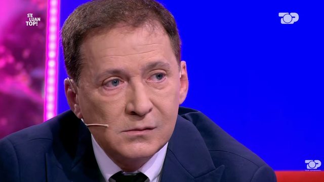 Shpërthen në lot Arjan Konomi: Sëmundja i rrezikoi jetën vëllait, unë e di ç’kam parë në spital