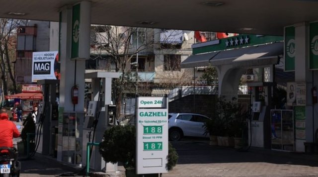 Çmimi i naftës në tregun shqiptar me pakicë arrin 185 lekë për litër
