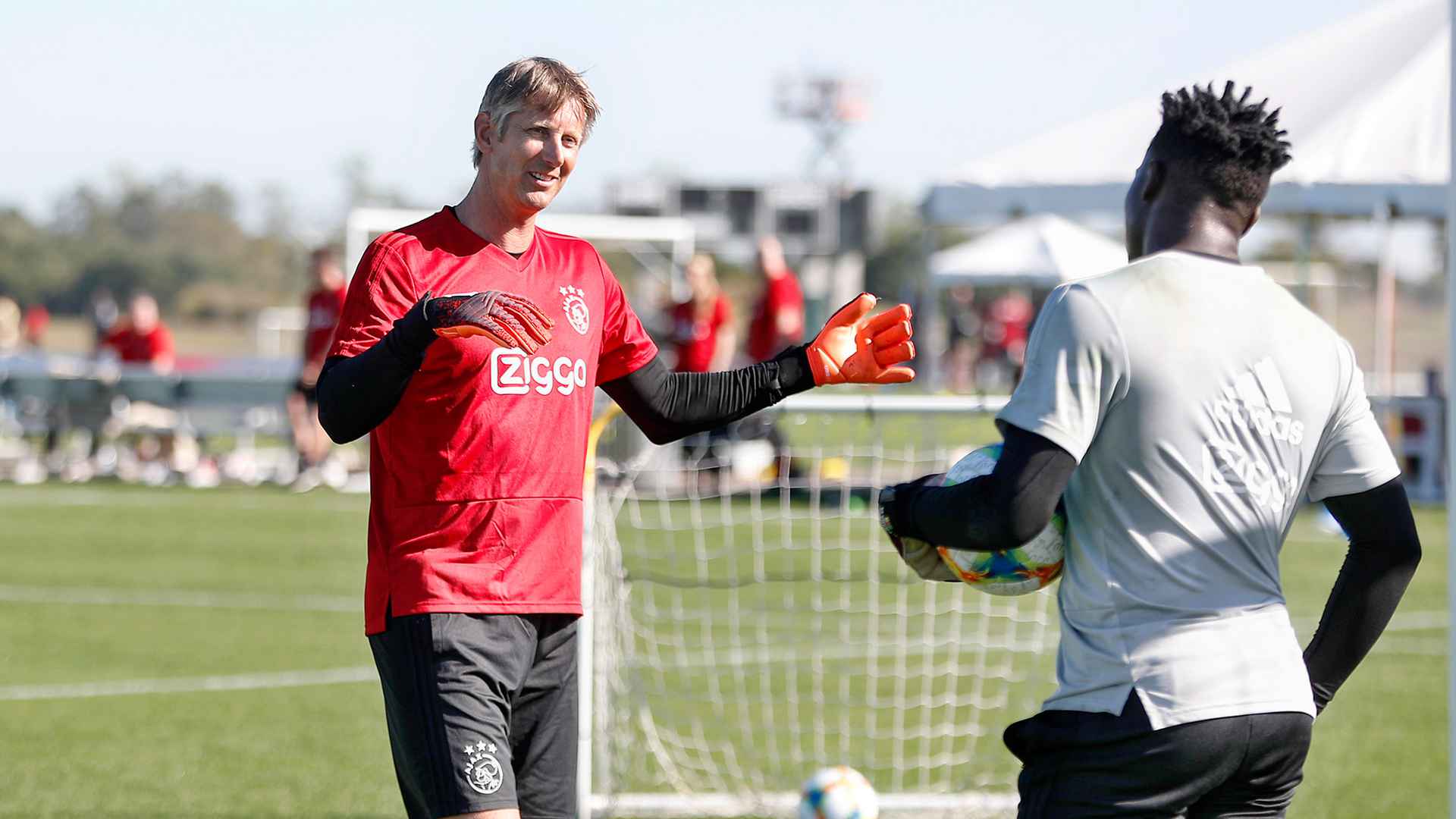 Van Der Sar habit të gjithë