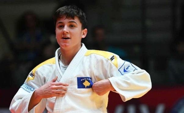 Laura Fazliu në finale të Grand Prix