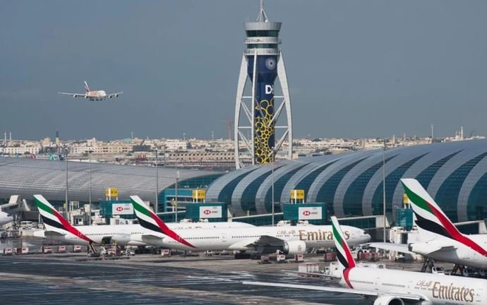 Aeroporti i Dubait rifillon pjesërisht operacionet, autoritetet thirrje qytetarëve: Kontaktoni me linjën ajrore dhe konfirmoni fluturimet