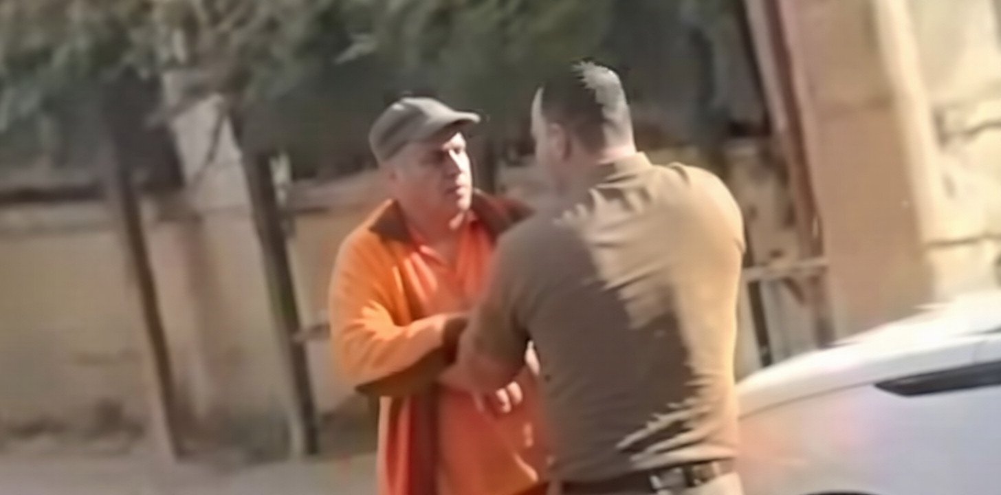 Policia indentifikon të dyshuarin që goditi një punëtor në Ferizaj 