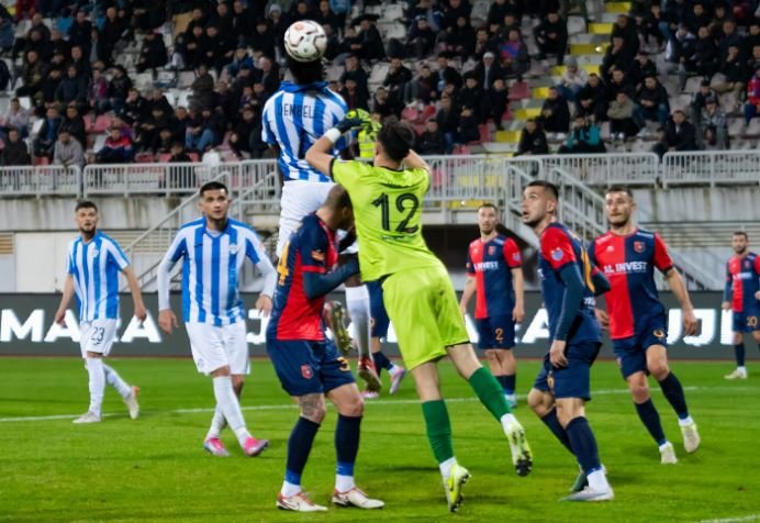 Portieri sllovak i Tiranës ftohet nga Kombëtarja për Play Off e Botërorit