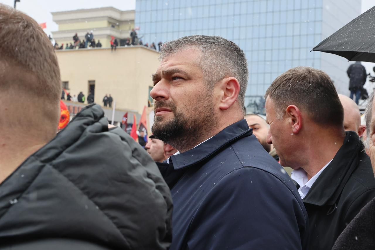 Andin Hoti thyen heshtjen, flet për postin e Presidentit, i kundërpërgjigjet sulmeve politike