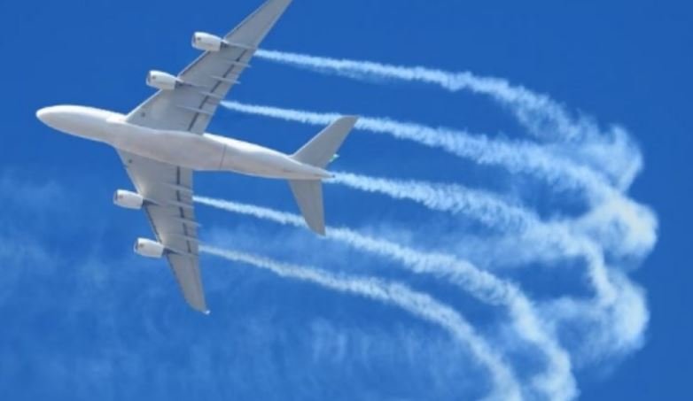 Sa të rrezikshme janë gjurmët e bardha pas aeroplanëve?