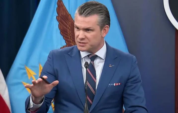 Hegseth thotë se udhëheqësi i ri i Iranit duhet t’i kushtojë vëmendje fjalëve të Trumpit
