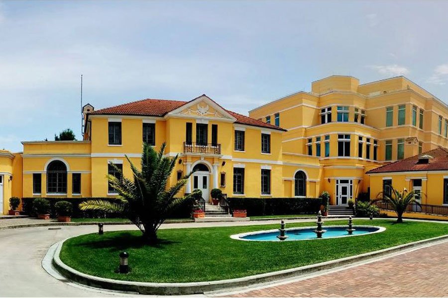Ambasada Amerikane: Pavarësia e institucioneve të drejtësisë, thelbësore për vijimin e bashkëpunimit mes 2 vendeve