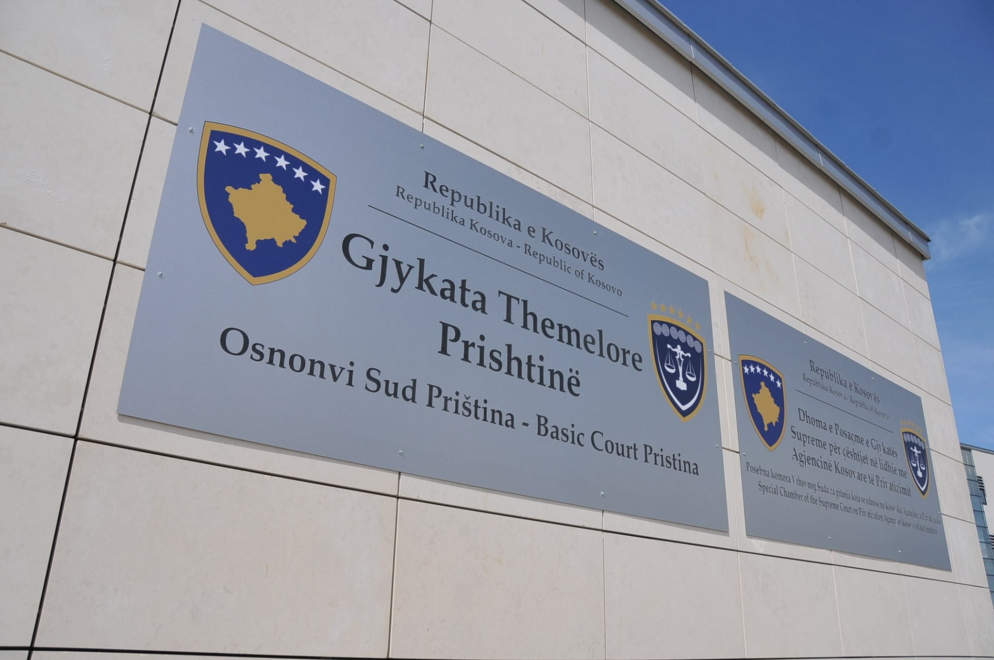 Me 52 vjet burgim, dënohen 5 nga gjashtë të akuzuarit për dhunimin e 11 vjeçares në Prishtinë