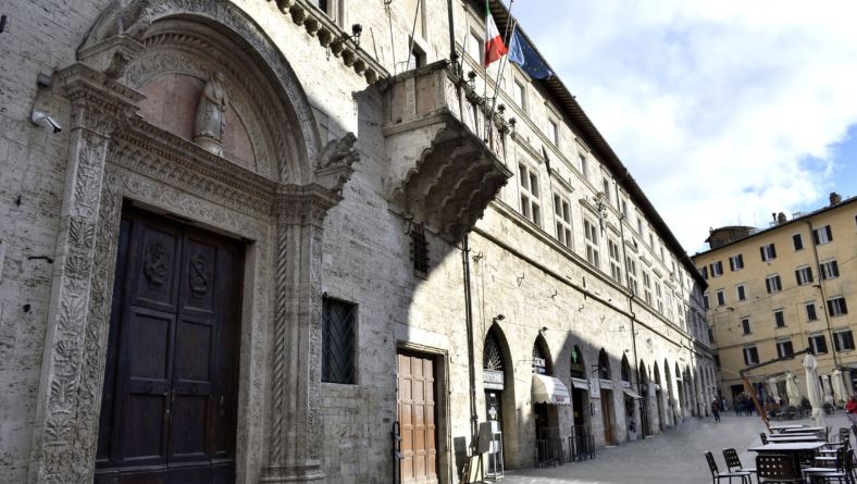 8 vite pas tragjedisë në Perugia! Shqiptari ra në pus teksa mblidhte manaferra dhe gjeti vdekjen, dënohet me burg pronari italian