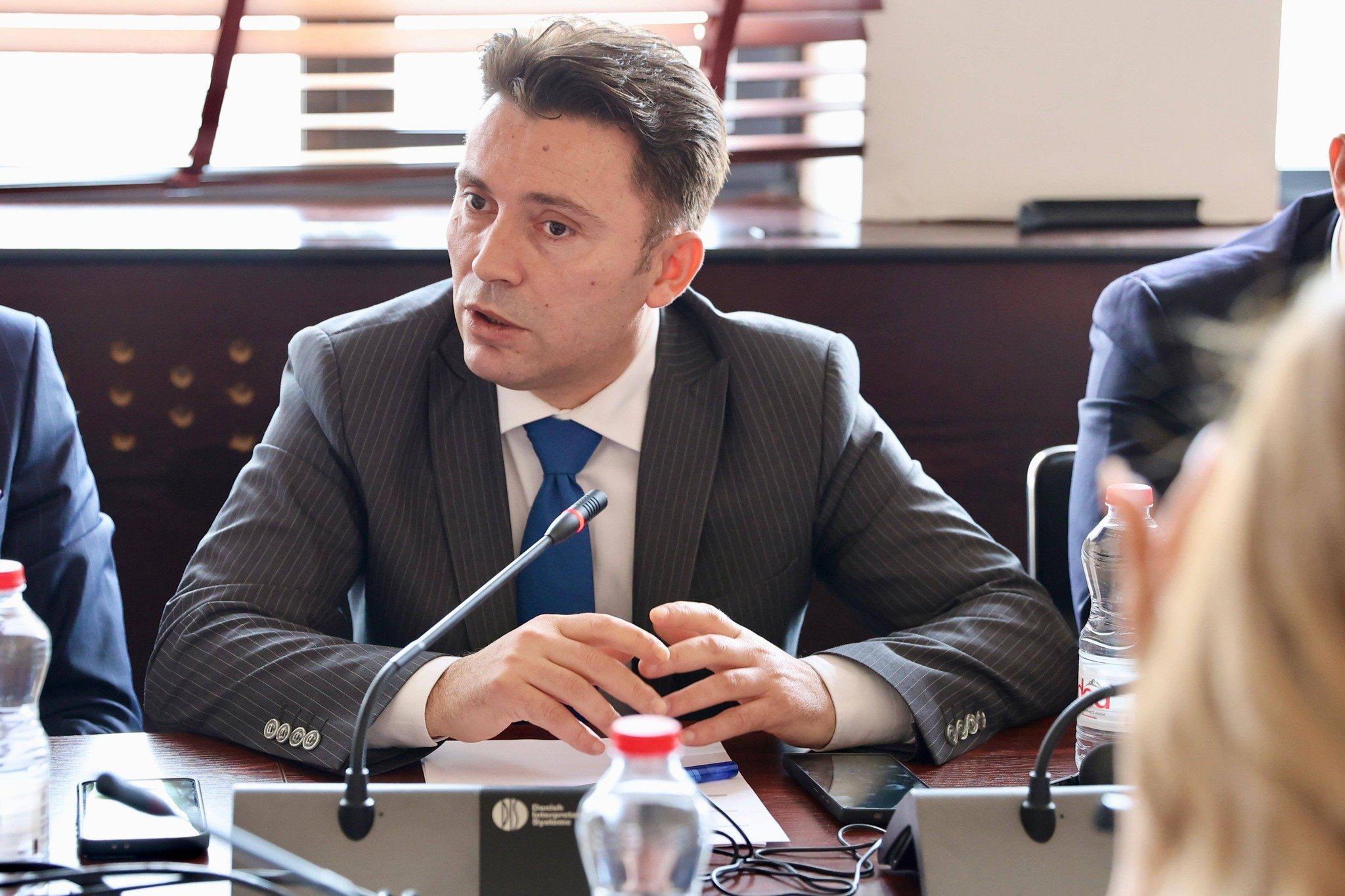 “I lus disa ambasadorë…”, Deputeti i Vetëvendosjes ngre shqetësim për ndërhyrje në Gjykatën Kushtetuese