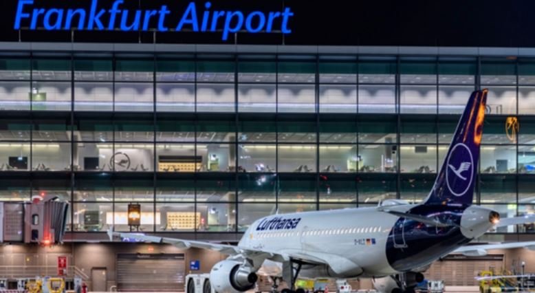 Qindra fluturime anulohen në aeroportin e Frankfurtit për shkak të grevës së pilotëve