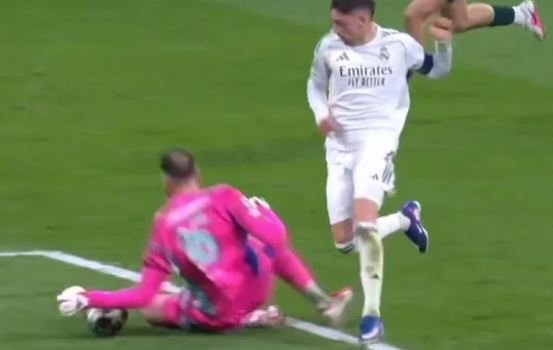 Pse Donnarumma e hoqi dorën nga topi te goli i parë i Real Madridit?