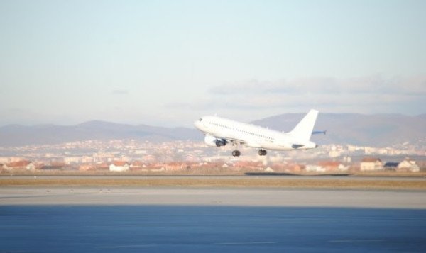 ​Konflikti në Lindjen e Mesme rrit çmimet e biletave të avionit