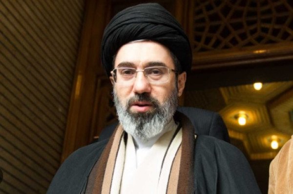 ​A është në koma lideri i ri iranian Mojtaba Khamenei?
