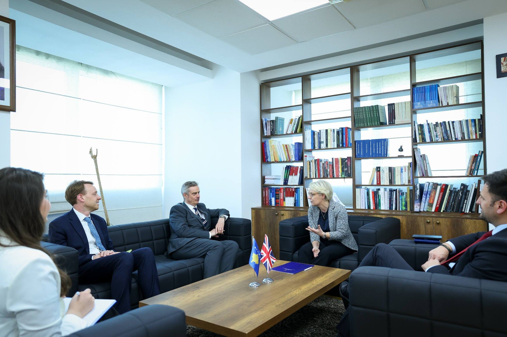 Gërvalla e Hargreaves bisedojnë për reformat në sistemin e drejtësisë