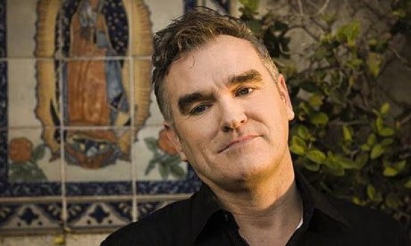 ​Festa jashtë hotelit e la pa gjumë, Morrissey anulon koncertin në Spanjë
