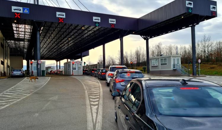 15 marsi sjell rregulla të reja për të huajt dhe automjetet në Kosovë