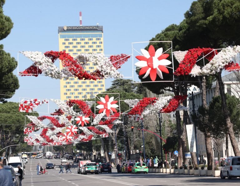 Dita e Verës, kalendar aktivitetesh festive në Tiranë