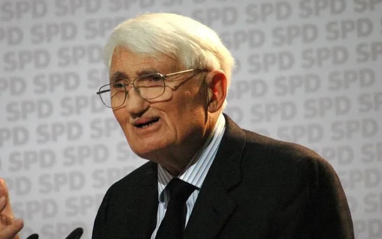 Ndërron jetë në moshën 96 vjeçare filozofi Habermas!