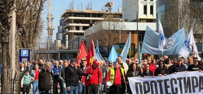 LSM në protestë: Nuk mjafton rritja e pagave vetëm 1,667 denarë, paga minimale duhet të rritet në 600 euro